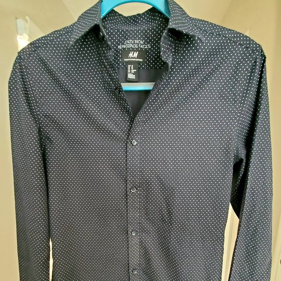 Black button up- H&M easy iron - Picture 1 of 2